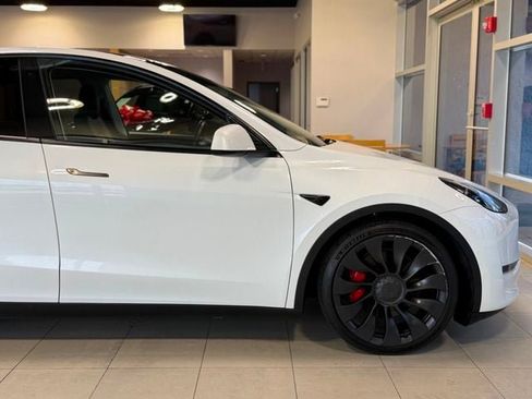 Used 2022 Tesla Model Y Performance AWD/4WD image 16