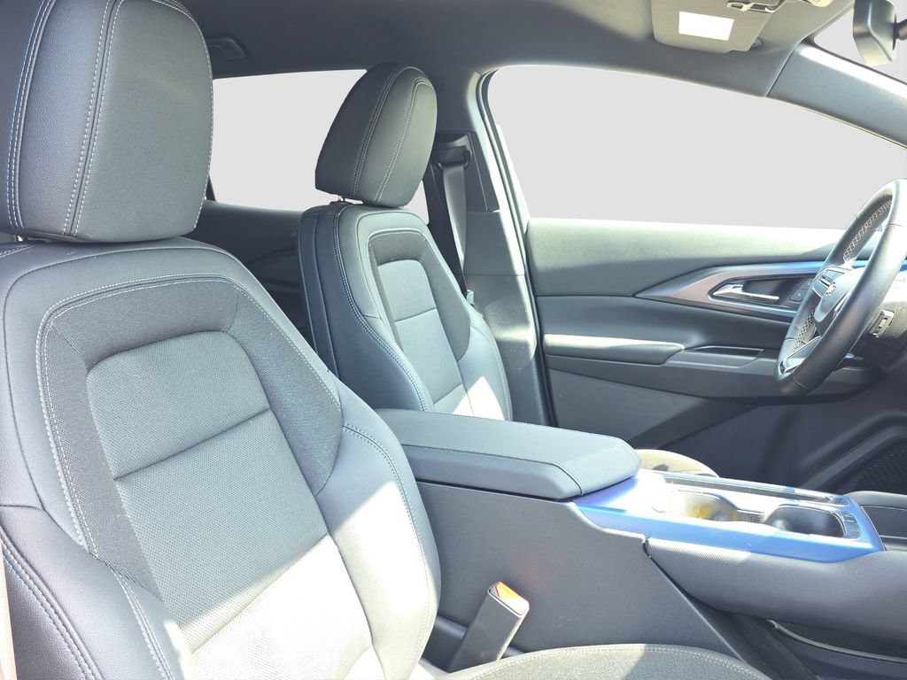 Certified 2024 Chevrolet Equinox EV LT FWD image 20