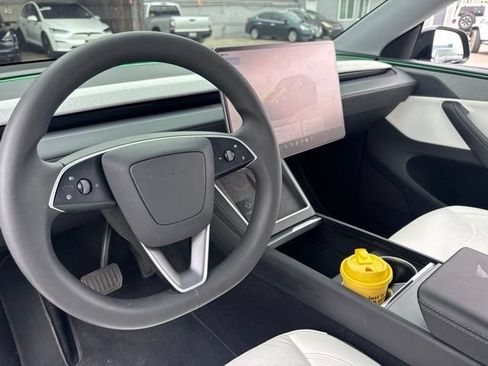 Used 2026 Tesla Model Y 2WD image 10