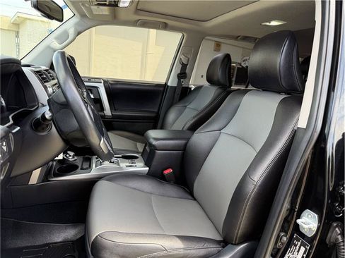 Used 2018 Toyota 4Runner SR5 Premium AWD/4WD image 11