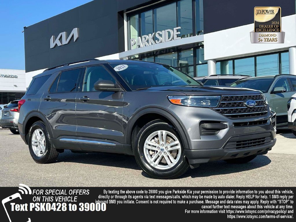 Used 2023 Ford Explorer XLT RWD image 1