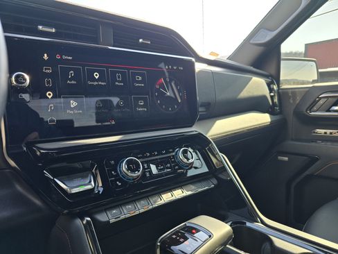 Used 2025 GMC Sierra 1500 AT4 image 27