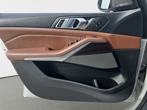 Used 2020 BMW X5 M50i w/ Executive Package image 30