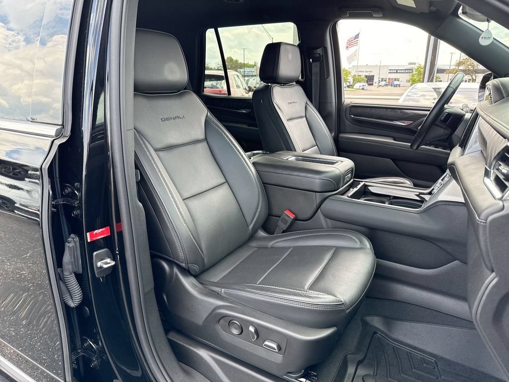 Used 2023 GMC Yukon Denali AWD/4WD image 26