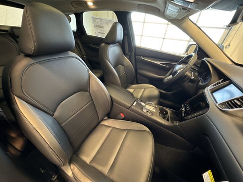 New 2025 INFINITI QX50 Luxe image 24