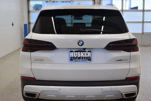 Used 2025 BMW X5 xDrive40i AWD/4WD image 11
