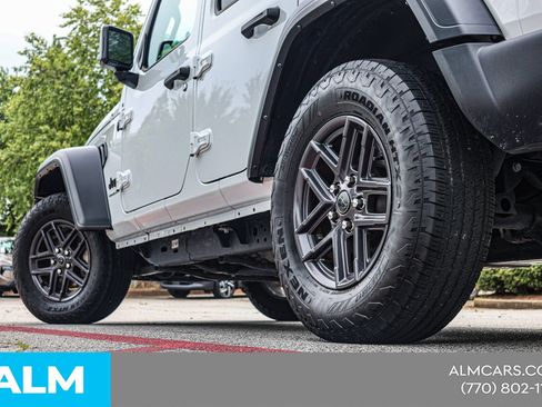 Used 2025 Jeep Wrangler Unlimited Sport AWD/4WD image 15