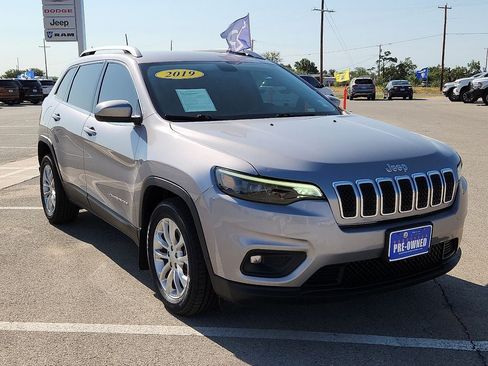 Used 2019 Jeep Cherokee Latitude w/ Popular Appearance Group FWD image 6