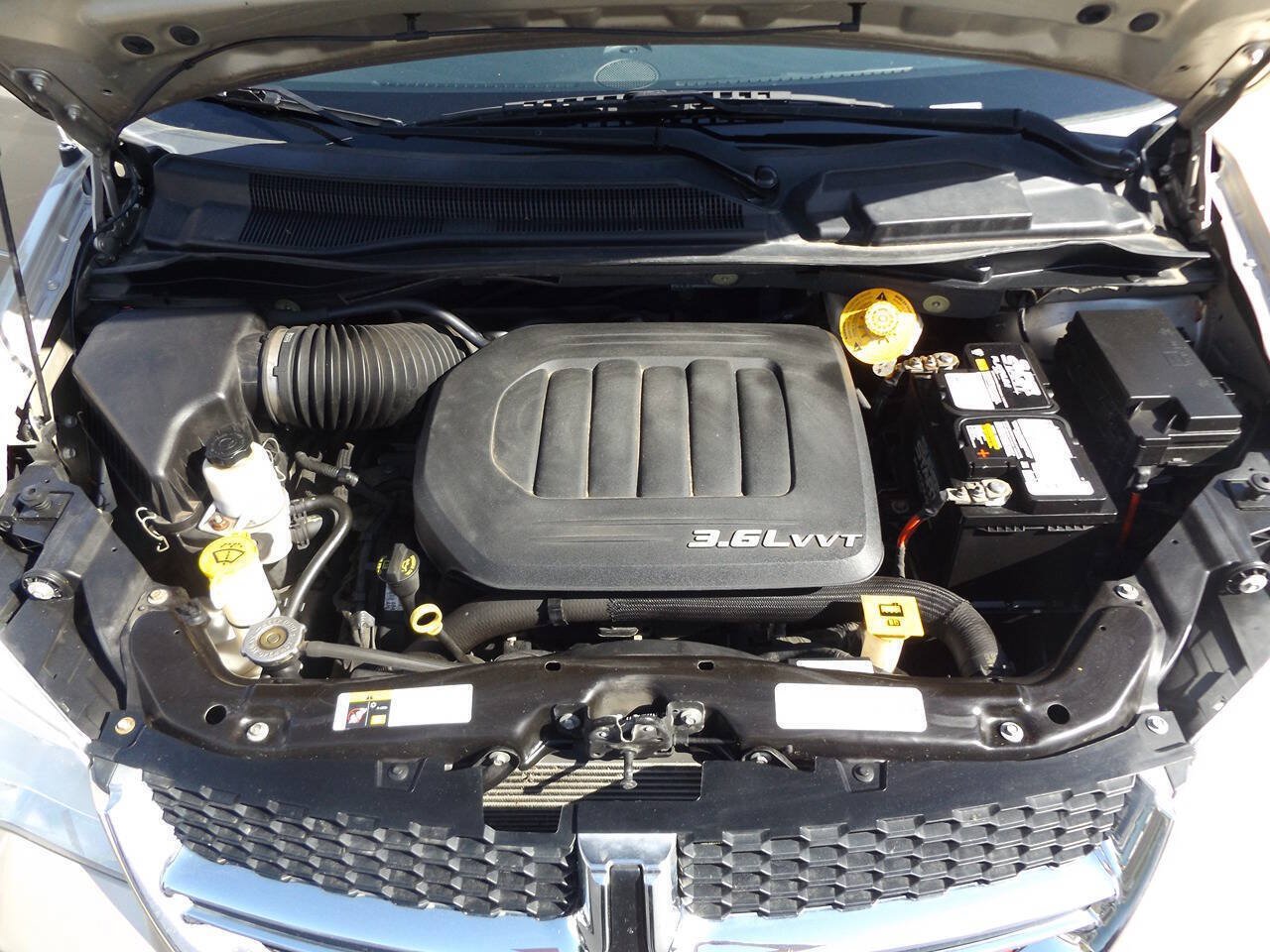 Used 2015 Dodge Grand Caravan SXT FWD image 28
