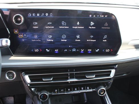 Used 2026 Chevrolet Traverse LT w/ Driver Confidence Package AWD/4WD image 14
