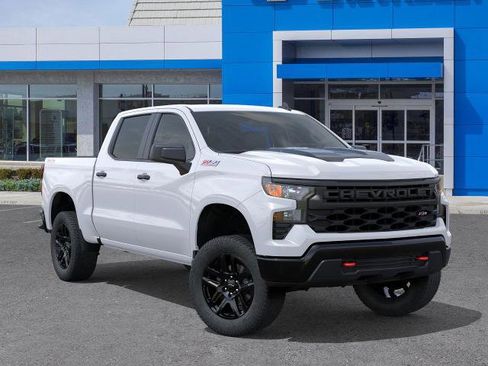 New 2026 Chevrolet Silverado 1500 Custom Trail Boss w/ LPO, Dark Essentials Package image 7