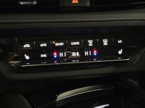 Used 2023 Buick Envision Essence image 16