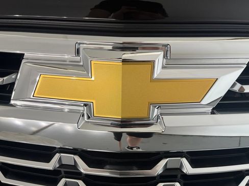 Used 2025 Chevrolet Silverado 1500 LTZ w/ Technology Package AWD/4WD image 34