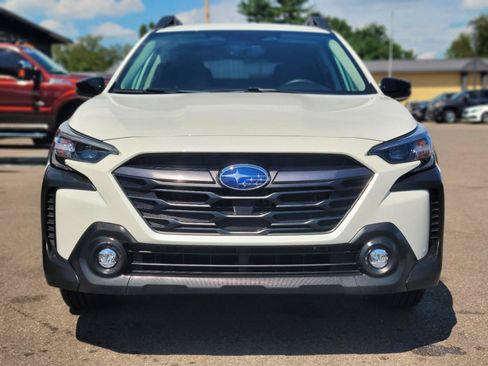 Used 2025 Subaru Outback Premium w/ Popular Package #1A AWD/4WD image 2