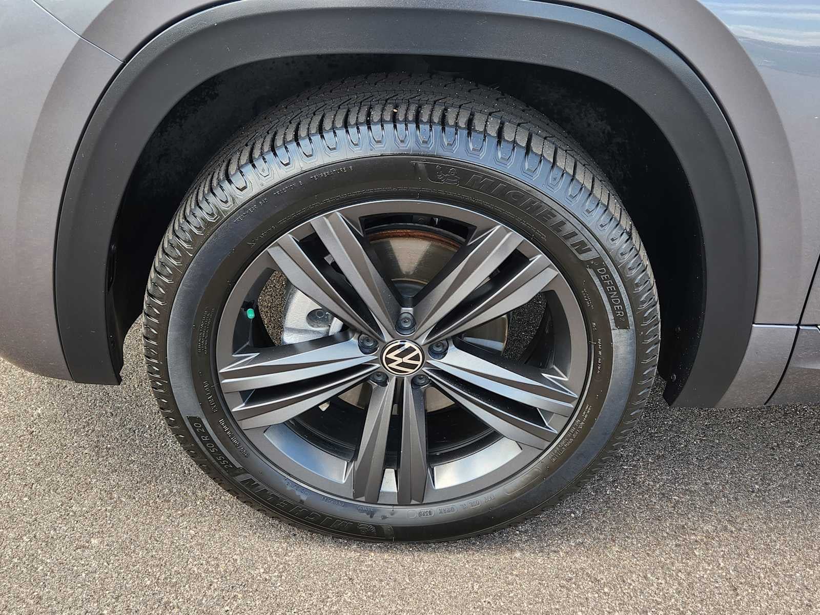 Used 2022 Volkswagen Atlas SEL R-Line AWD/4WD image 18