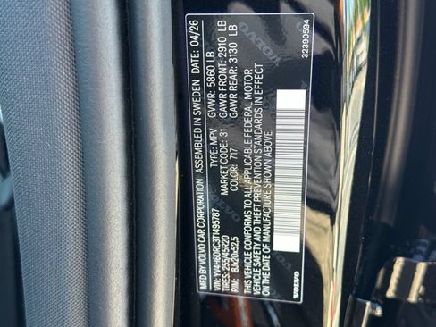 New 2026 Volvo XC60 T8 Plus w/ Climate Package PRO AWD/4WD image 29