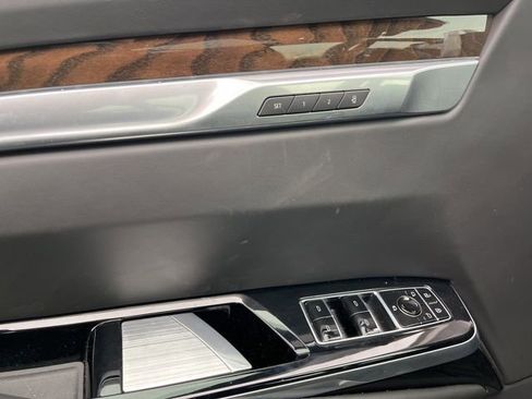 Used 2025 Cadillac Escalade Sport Platinum image 17