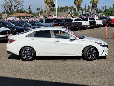 Used 2023 Hyundai Elantra SEL w/ Convenience Package image 4
