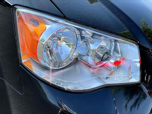 Used 2019 Dodge Grand Caravan SXT FWD image 32