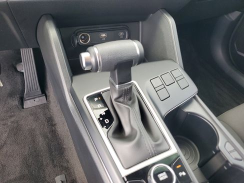 Used 2025 Kia Sportage LX image 24