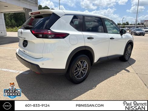 Used 2025 Nissan Rogue S FWD image 7