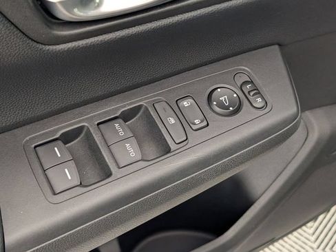 Used 2025 Honda CR-V EX image 11
