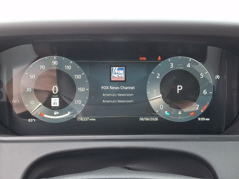 Certified 2026 Land Rover Range Rover Velar Dynamic SE AWD/4WD image 13