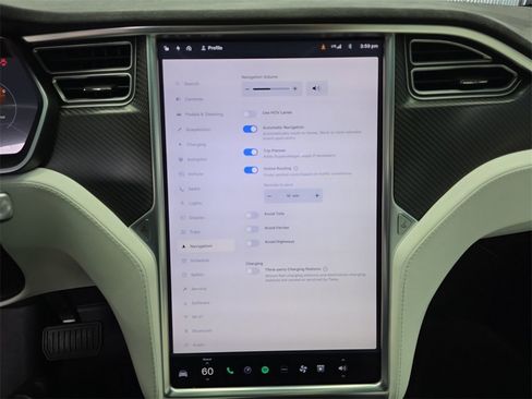 Used 2017 Tesla Model X 90D image 36