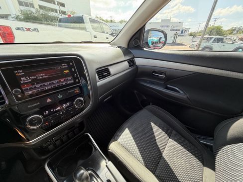 Used 2018 Mitsubishi Outlander LE FWD image 20
