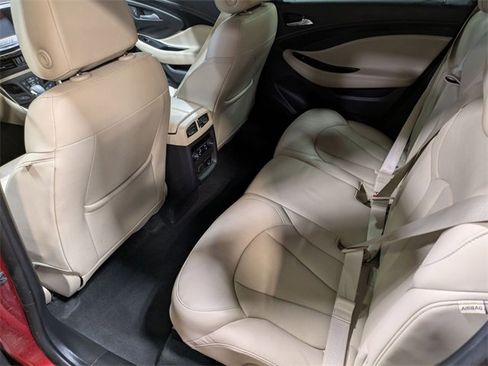 Used 2018 Buick Envision Essence image 25