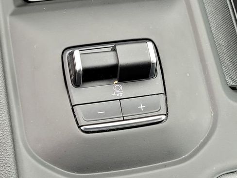 Used 2025 GMC Sierra 2500 AT4 image 14