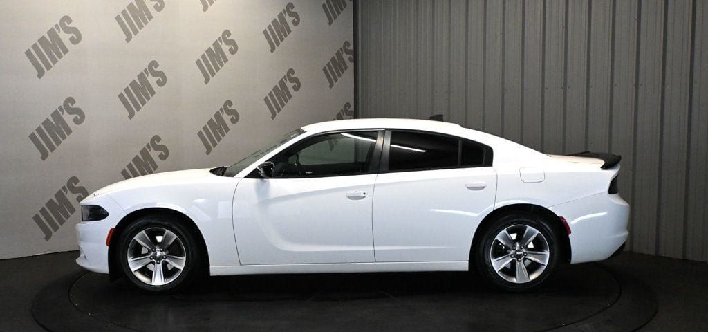 Used 2017 Dodge Charger SXT RWD image 8