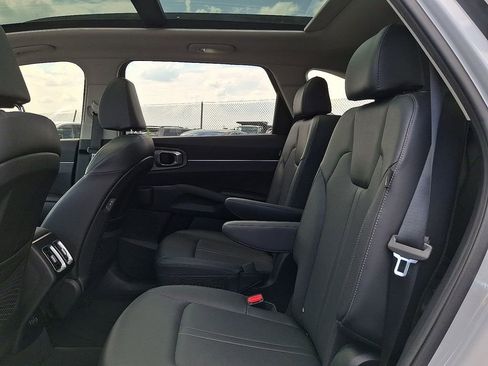 Used 2025 Kia Sorento X-Line EX AWD/4WD image 11