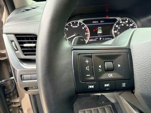 Used 2025 Nissan Rogue SV AWD/4WD image 20
