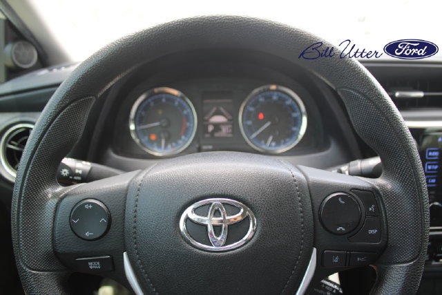 Used 2018 Toyota Corolla LE w/ Carpet Mat Package (TMS) FWD image 22