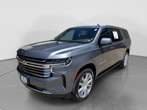 Used 2021 Chevrolet Suburban High Country w/ Premium Package AWD/4WD image 4