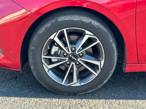 Used 2024 Kia Forte LXS w/ LXS Technology Package image 12