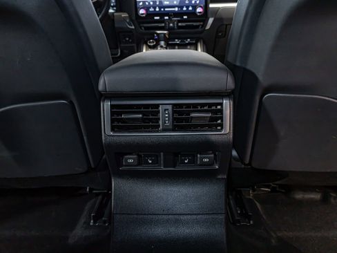 Used 2024 Lexus GX 550 AWD/4WD image 23