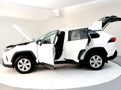 Certified 2025 Toyota RAV4 LE AWD/4WD image 10