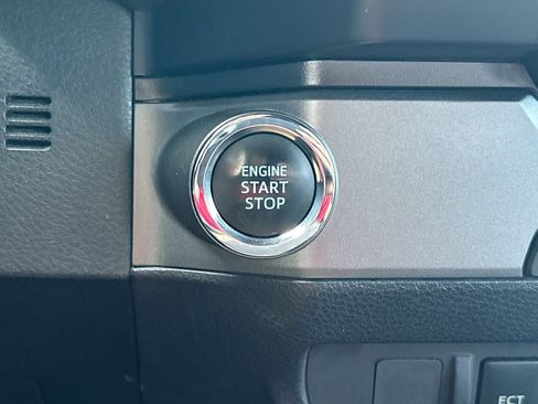 Used 2019 Toyota Tacoma TRD Sport RWD image 18