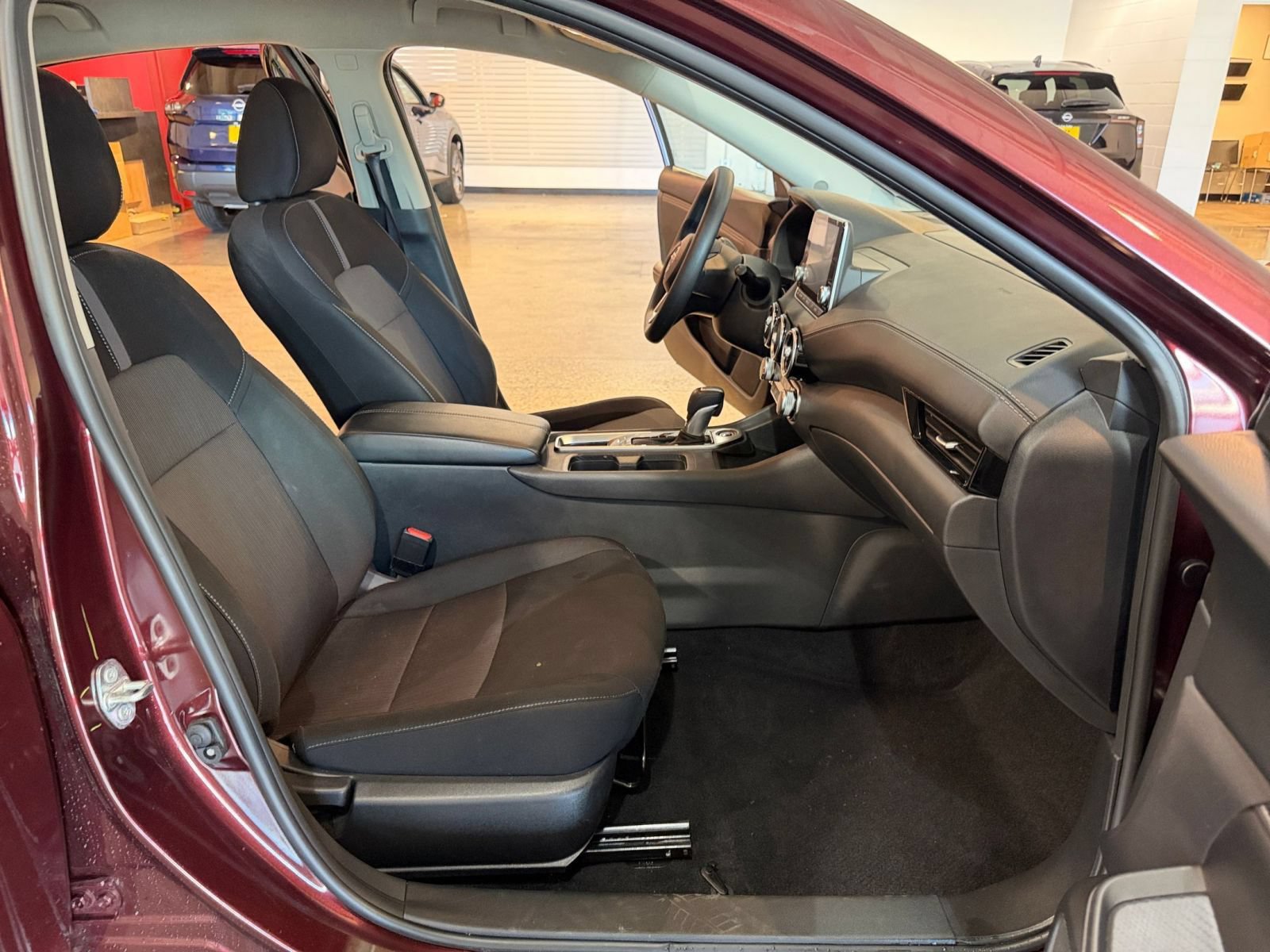 Used 2025 Nissan Sentra SV FWD image 34
