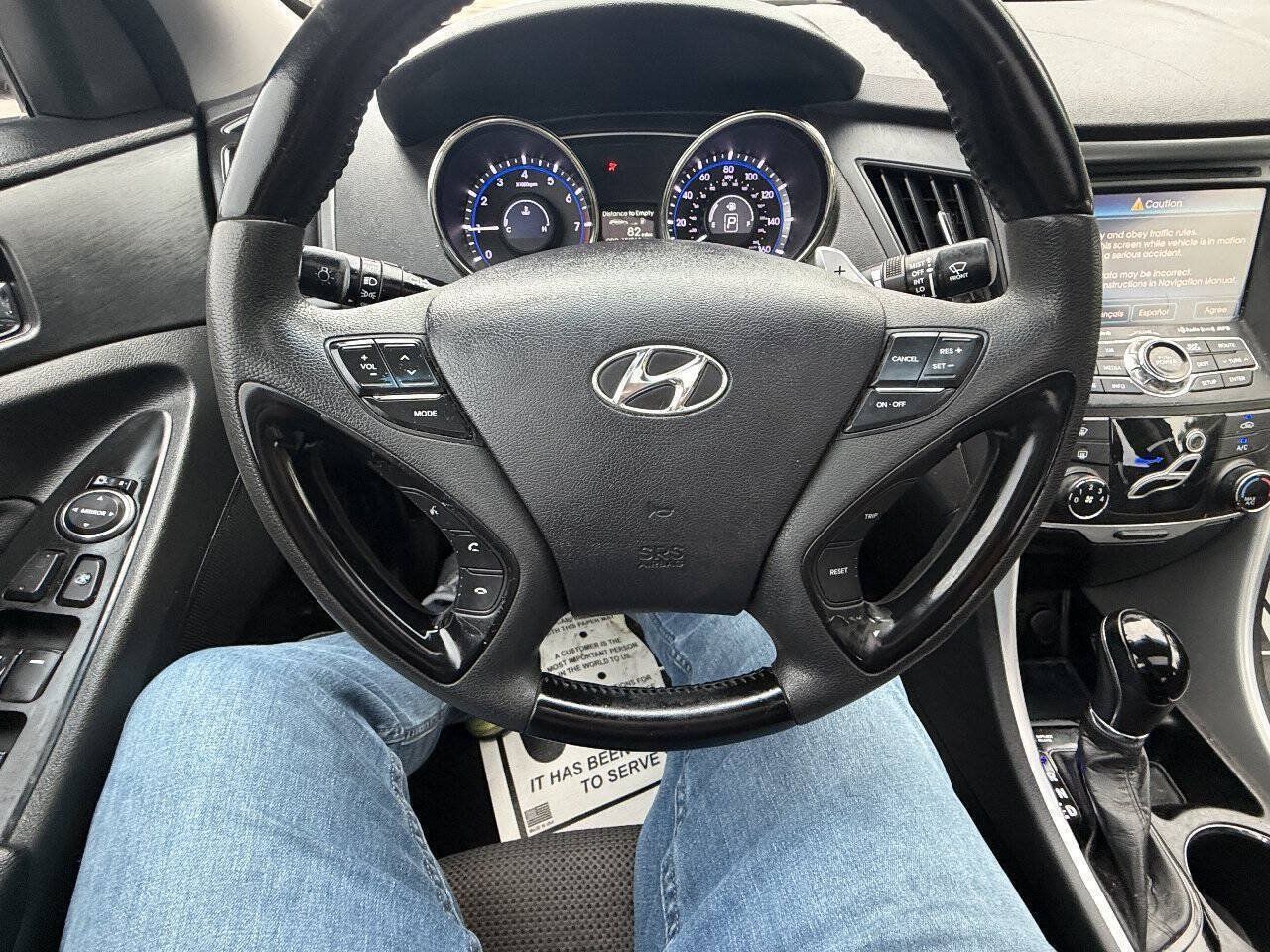 Used 2012 Hyundai Sonata SE w/ Navigation & Sunroof Pkg FWD image 15