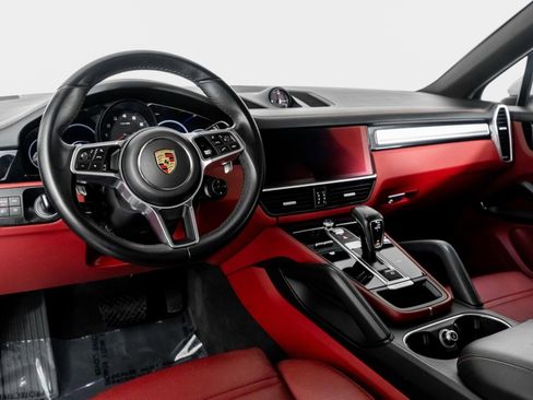 Used 2023 Porsche Cayenne Platinum Edition image 36