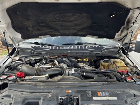 Used 2019 Ford F250 Lariat w/ Lariat Ultimate Package image 9