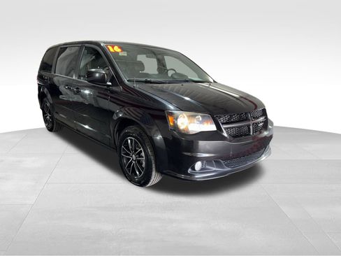 Used 2016 Dodge Grand Caravan R/T FWD image 3