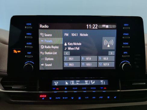 Used 2023 Toyota Sienna Platinum image 23