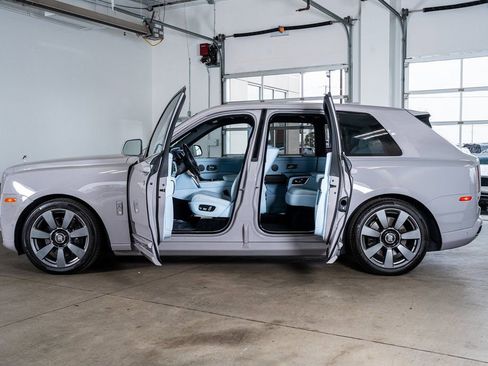 Used 2022 Rolls-Royce Cullinan image 8