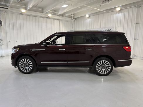 Used 2019 Lincoln Navigator L Reserve image 2
