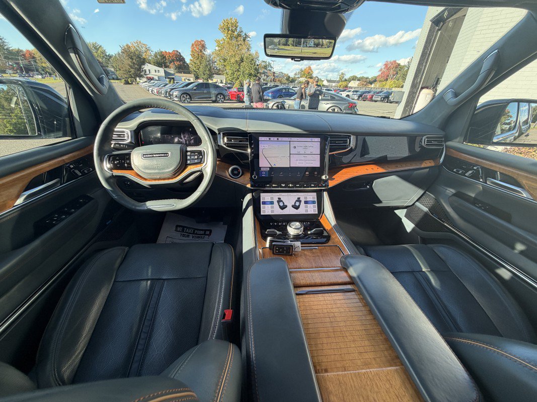 Used 2022 Jeep Grand Wagoneer Series II w/ Convenience Group III AWD/4WD image 35