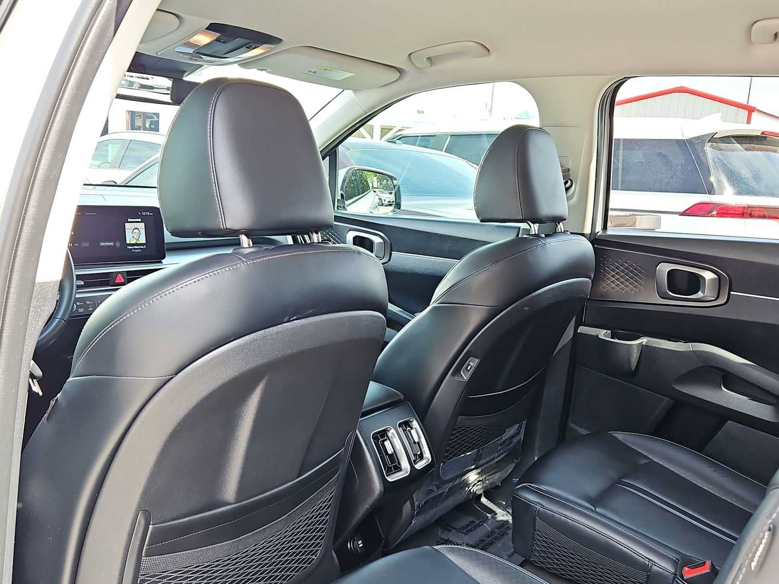 Used 2025 Kia Sorento EX AWD/4WD image 15